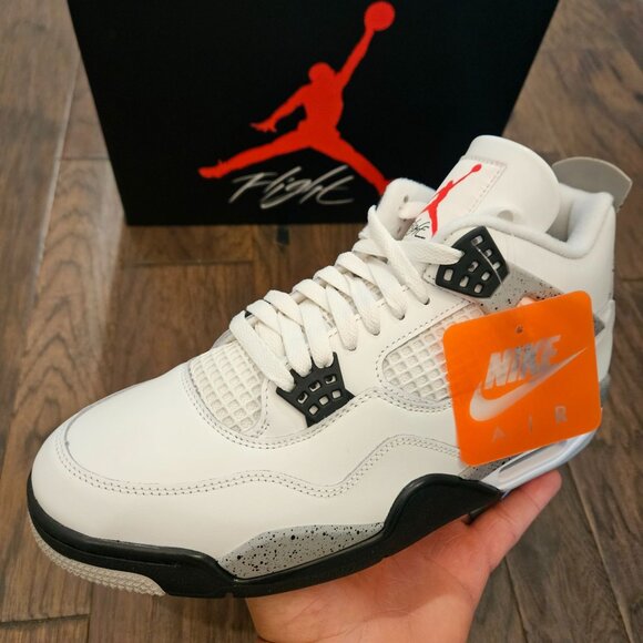 Air Jordan 4 Retro White Cement 2025 Size 11 Mens/12.5 Womens